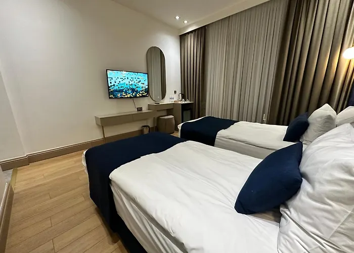 Bosphorus Palace Hotel *