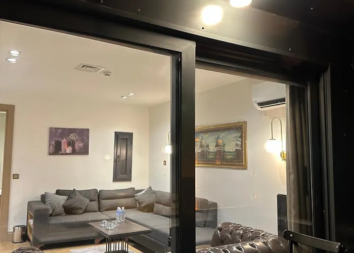 Bosphorus Palace Hotel *